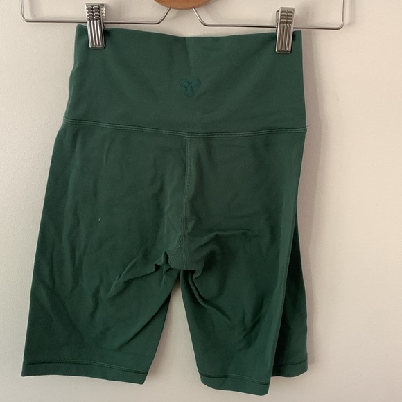 TNA butter shorts 9" - Picture 2 of 3